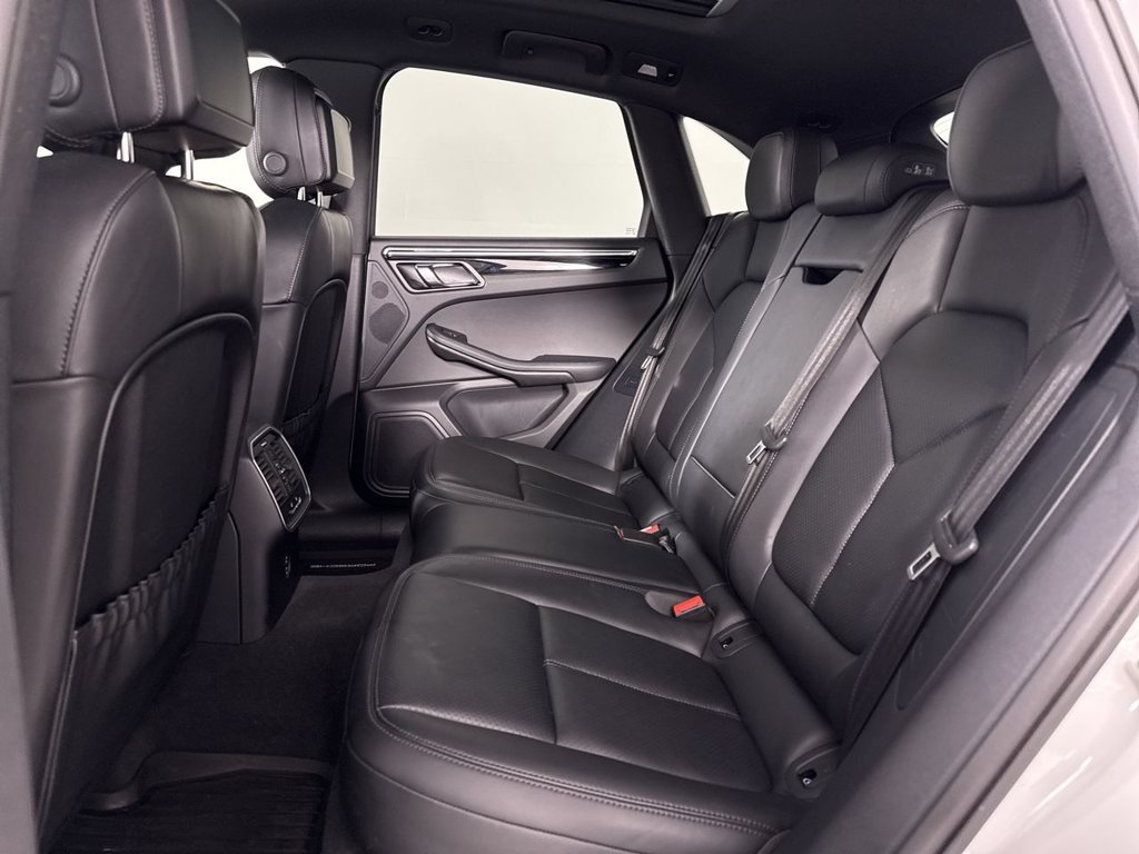 Certified 2026 Porsche Macan AWD/4WD image 21