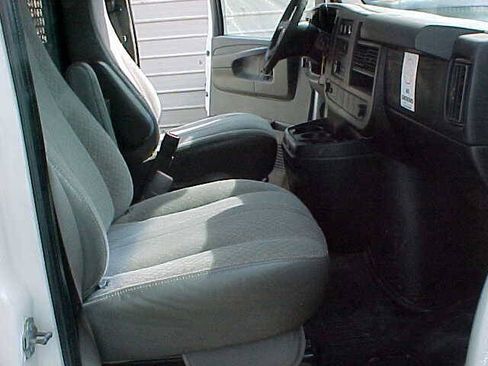 Used 2013 Chevrolet Express 3500 w/ Express Access Plus Package RWD image 34