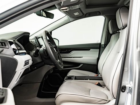 Used 2024 Honda Odyssey Elite image 23