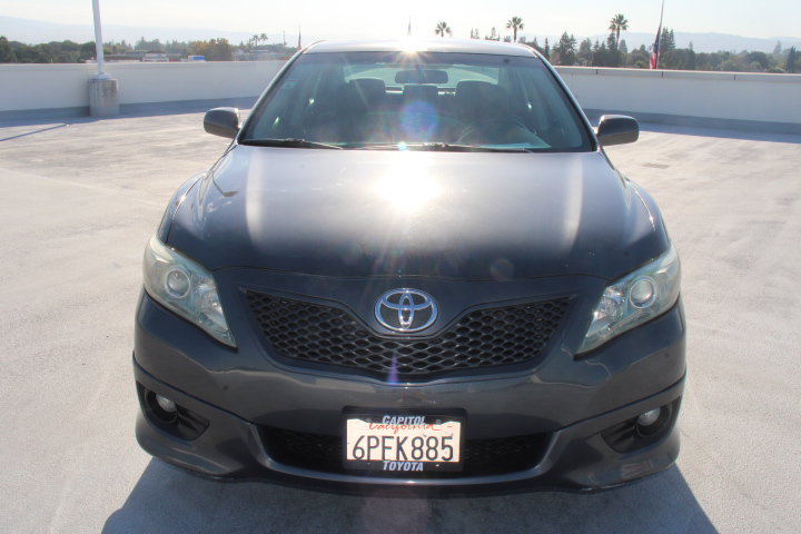 Used 2010 Toyota Camry SE FWD image 7