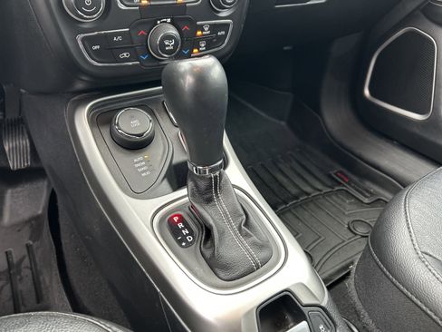 Used 2021 Jeep Compass Latitude w/ Driver Assistance Group image 22