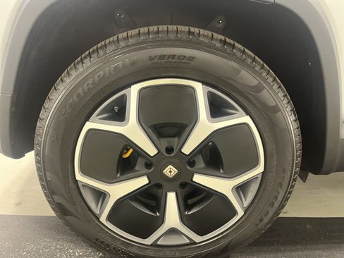 Used 2024 Rivian R1S Adventure AWD/4WD image 12