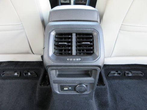 Used 2020 Volkswagen Tiguan SE R-Line AWD/4WD image 23