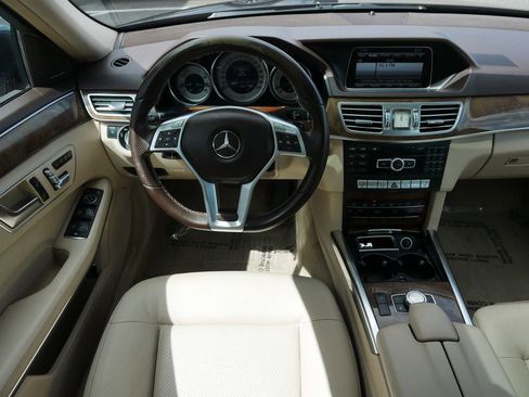 Used 2014 Mercedes-Benz E 350 4MATIC Sedan image 18
