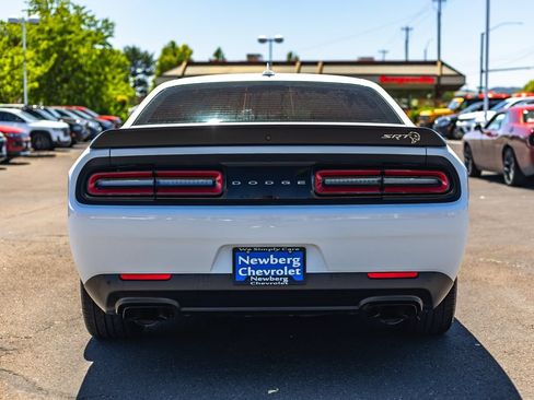 Used 2020 Dodge Challenger SRT Hellcat w/ Plus Package RWD image 9