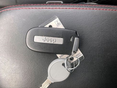 Used 2021 Jeep Cherokee Trailhawk w/ Trailer Tow Group image 23