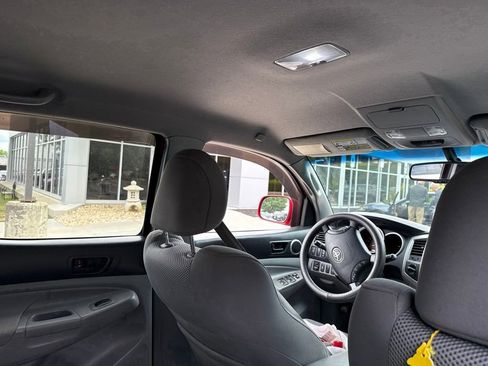 Used 2010 Toyota Tacoma 4x4 Double Cab V6 image 9