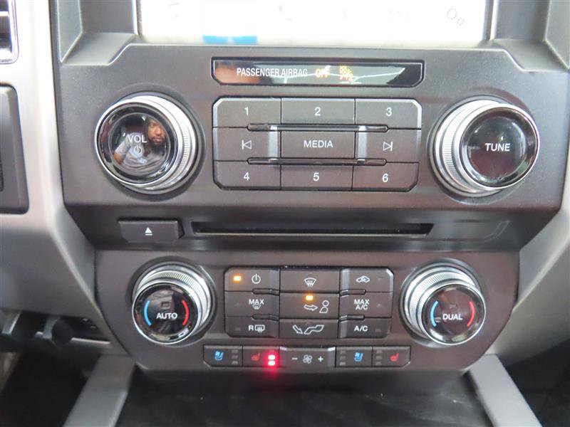Used 2018 Ford F150 Platinum w/ Equipment Group 701A Luxury AWD/4WD image 31