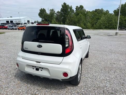 Used 2019 Kia Soul + FWD image 5