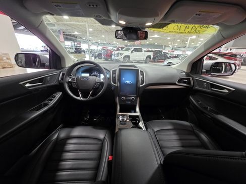 Used 2024 Ford Edge SEL w/ Convenience Package image 18