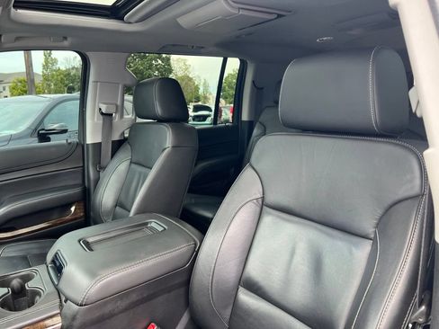 Used 2020 Chevrolet Suburban LT AWD/4WD image 8