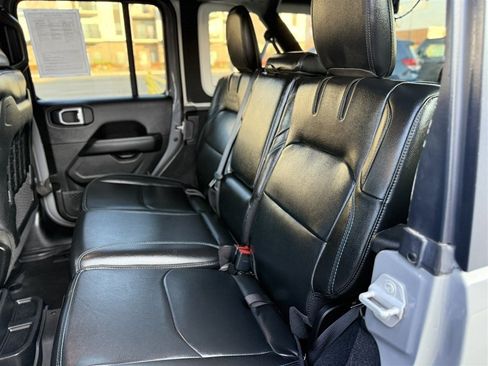 Used 2023 Jeep Wrangler Unlimited Rubicon 4xe w/ Steel Bumper Group image 23