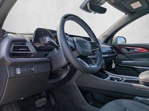 New 2026 Chevrolet Traverse Z71 w/ Enhanced Driving Package image 9