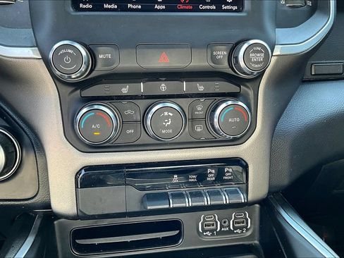 Used 2020 RAM 1500 Big Horn AWD/4WD image 18