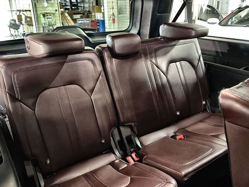 Used 2024 Ford Expedition Max Limited image 31