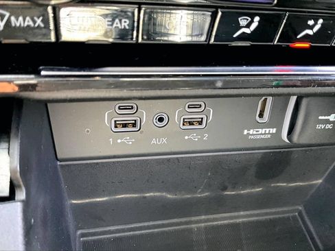 Used 2023 Jeep Grand Cherokee 4WD 4xe image 17
