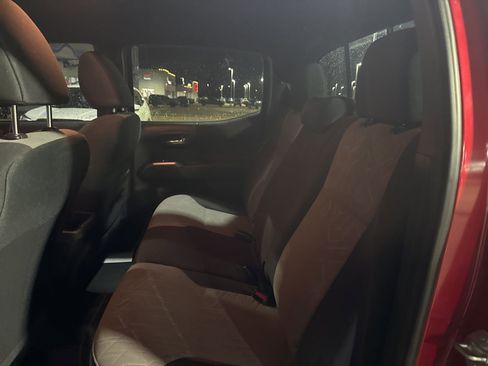 Used 2022 Toyota Tacoma TRD Off-Road image 10