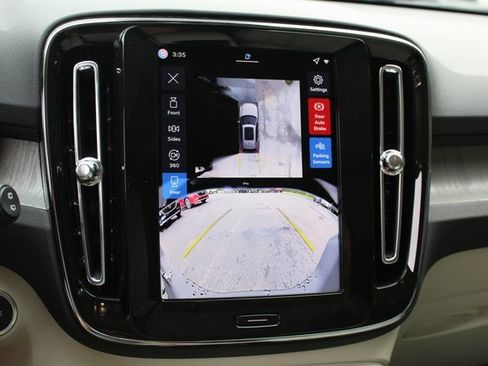 New 2026 Volvo XC40 B5 Ultra w/ Protection Package Premier image 25