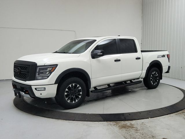 Used 2024 Nissan Titan PRO-4X w/ Pro-4x Convenience Package AWD/4WD image 3