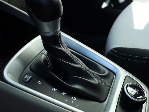 Used 2024 Hyundai Venue SEL image 51