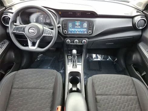 Used 2024 Nissan Kicks SV image 11