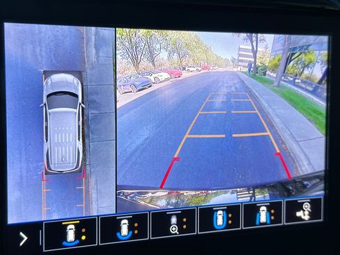 Used 2020 Chevrolet Traverse Premier w/ Redline Edition image 25