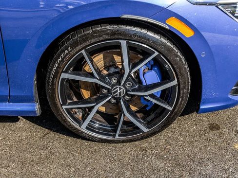 Used 2024 Volkswagen Golf R AWD/4WD image 8