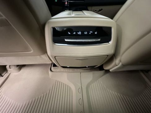 Used 2023 Cadillac Escalade Premium Luxury AWD/4WD image 22