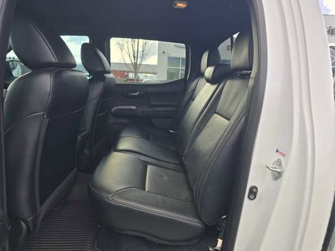 Used 2021 Toyota Tacoma Limited image 16