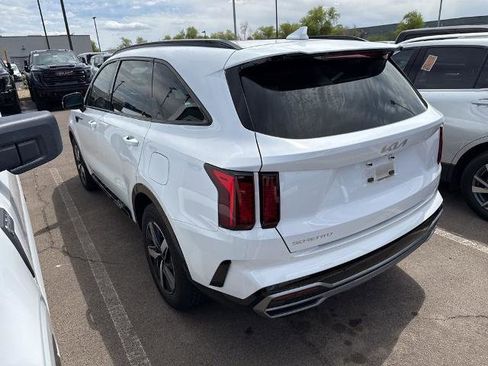 Used 2023 Kia Sorento S w/ Panoramic Sunroof Package image 4