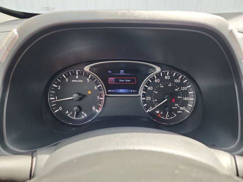 Used 2020 Nissan Pathfinder S image 20