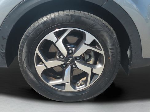 Used 2020 Kia Sportage LX image 9