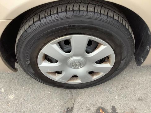 Used 2004 Toyota Camry LE image 18