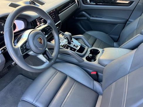 Used 2021 Porsche Cayenne AWD/4WD image 10