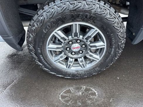 Used 2024 GMC Sierra 1500 AT4 w/ Technology Package image 36