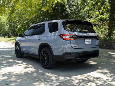 Used 2026 Honda Pilot Black Edition image 7