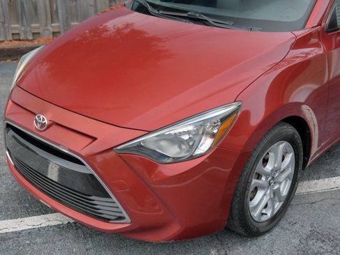 Used 2017 Toyota Yaris iA image 5