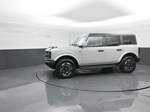 New 2026 Ford Bronco Outer Banks image 4