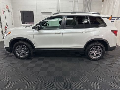 Used 2024 Honda Passport TrailSport image 6