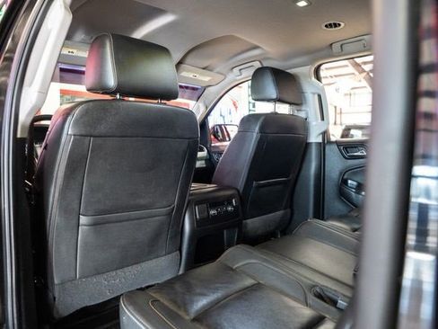 Used 2020 Chevrolet Suburban LT image 13