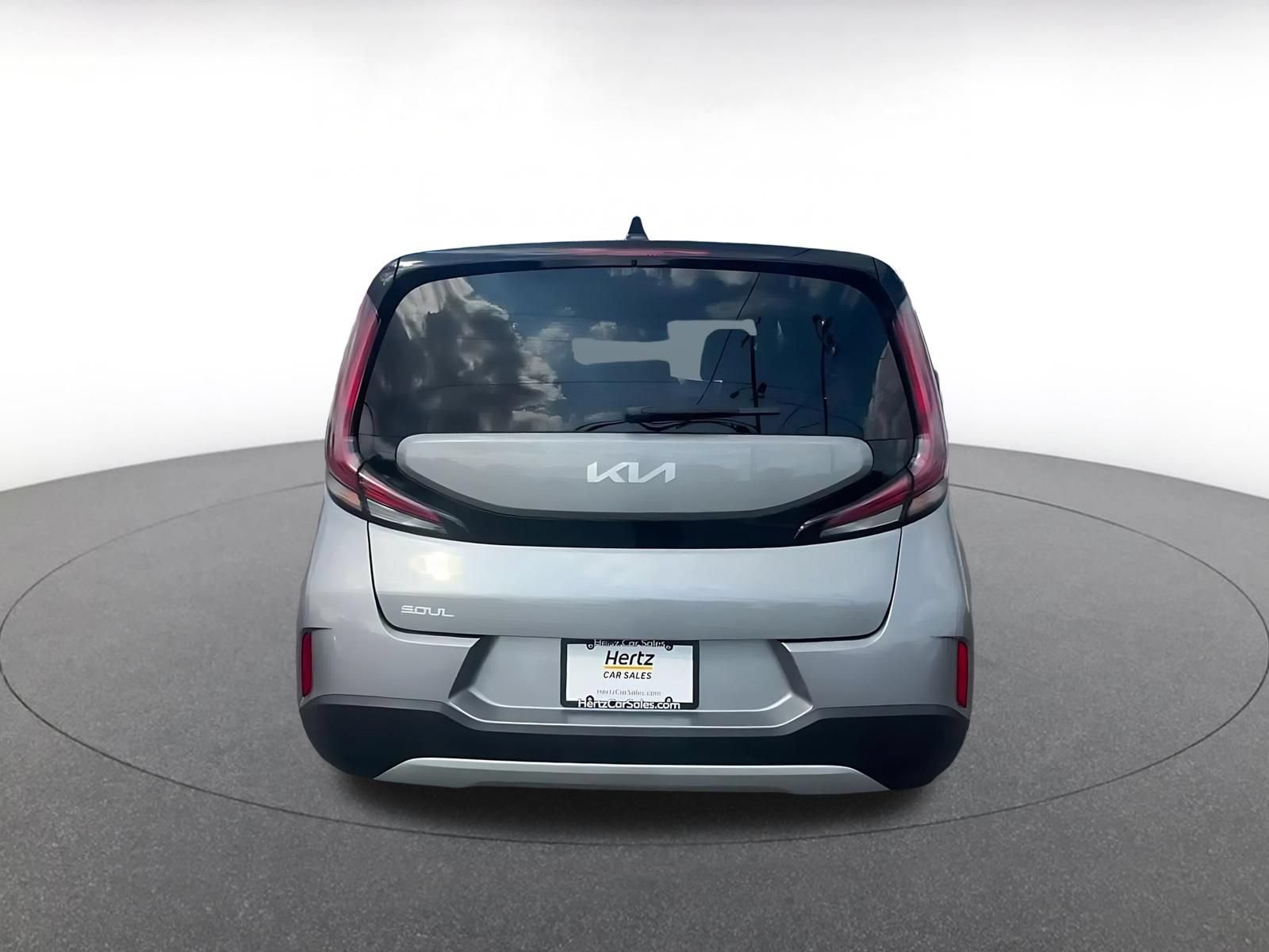 Used 2025 Kia Soul LX w/ LX Technology Package FWD image 12