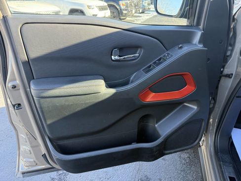 Used 2023 Nissan Frontier PRO-4X w/ Technology Package image 23