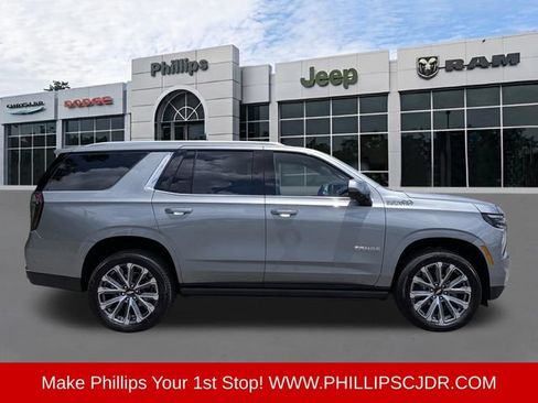 Used 2026 Chevrolet Tahoe High Country AWD/4WD image 2