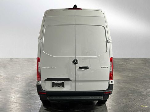 Used 2025 Mercedes-Benz Sprinter 2500 image 4