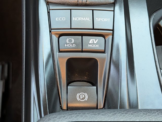 Used 2025 Toyota Camry SE w/ Convenience Package FWD image 15