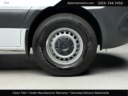 Used 2024 Mercedes-Benz Sprinter 2500 image 36