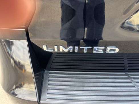 Used 2021 Ford Expedition Limited image 12