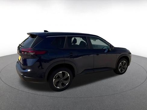 Used 2025 Nissan Rogue SV AWD/4WD image 14