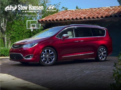Used 2018 Chrysler Pacifica Touring-L Plus FWD image 1