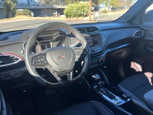 Used 2023 Chevrolet TrailBlazer RS FWD image 12
